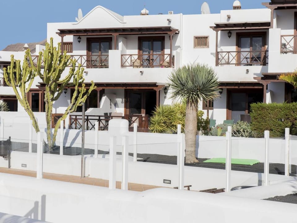 Terrace Stay Close to Beaches Vacation rental in Playa Blanca