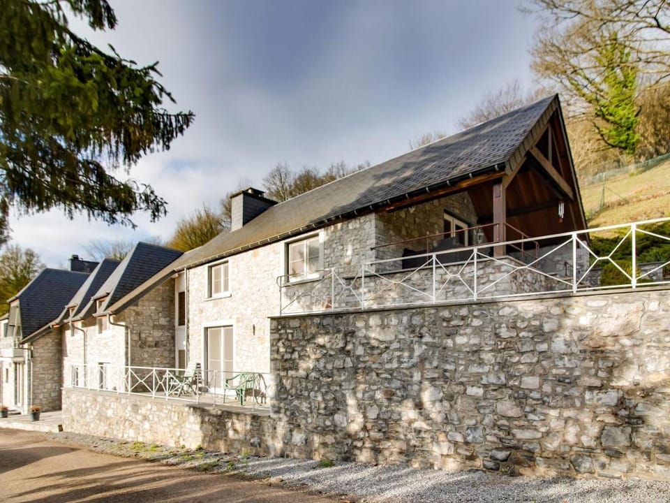 Luxury Pool Villa in Sosoye Vacation rental in Wallonia, Belgium