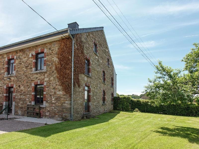 Stunning Cottage with Terrace in Manhay Vacation rental in Manhay