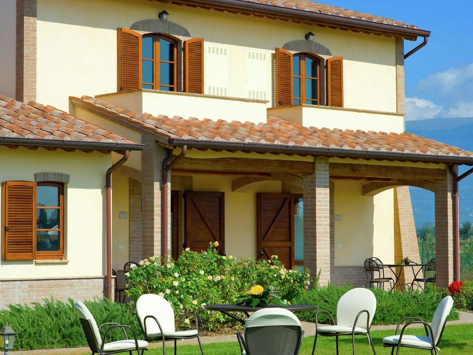 Romantic Countryside Escape Villa in Umbria