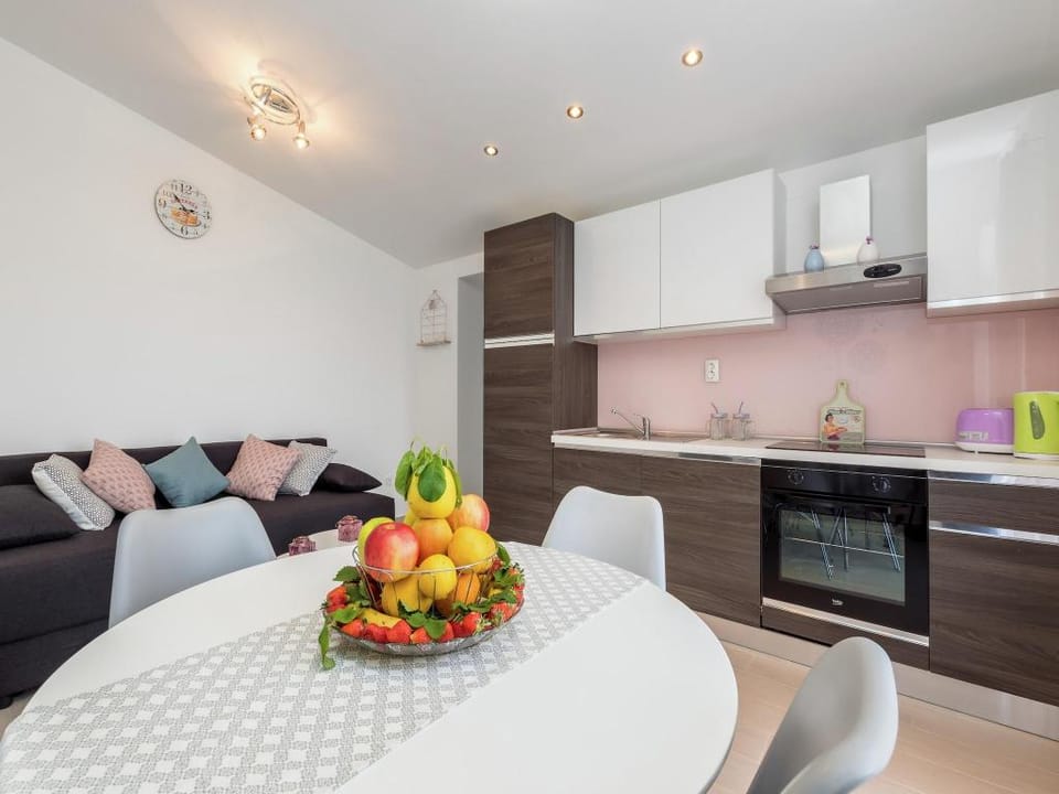 Sea-View Retreat, Kastel Apartment in Šibenik-Knin County, Croatia