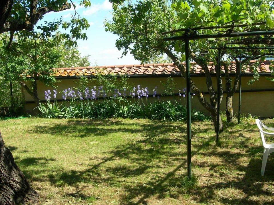 Cozy 2-Bedroom Apartment Vacation rental in Tuscany