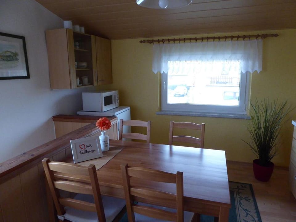 Ferienhaus mit Garten in Zweedorf Vacation rental in Rerik