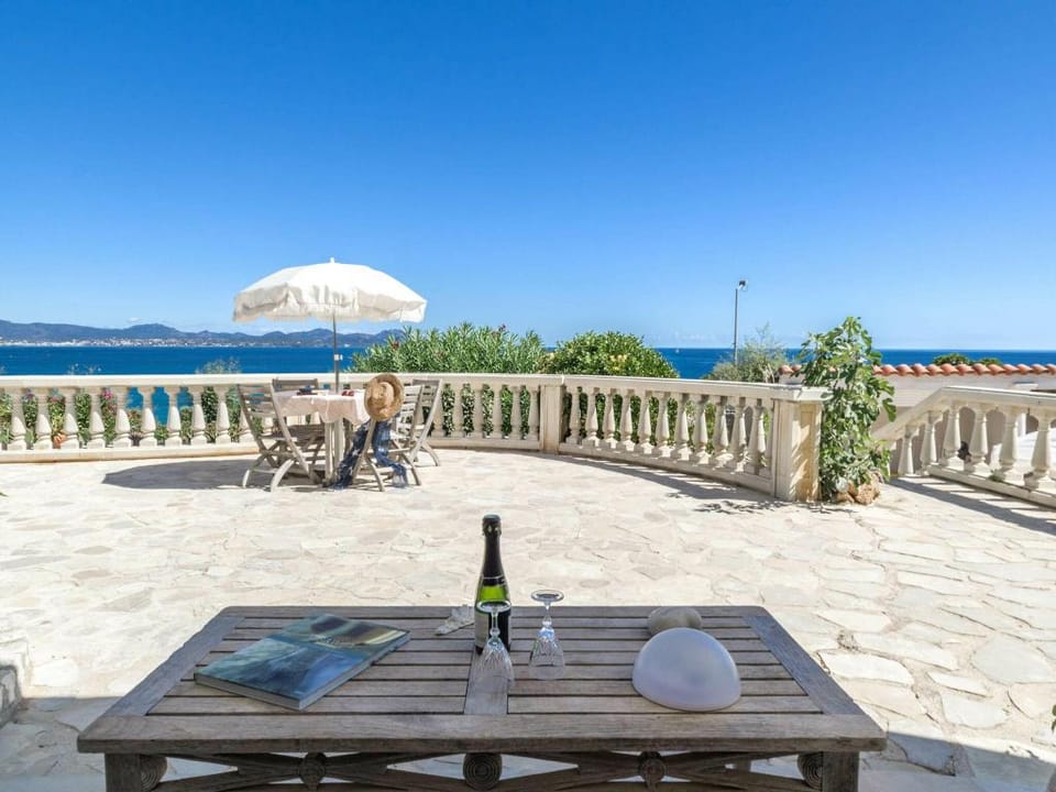 Villa in Les Issambres near the Sea Villa in Roquebrune-sur-Argens