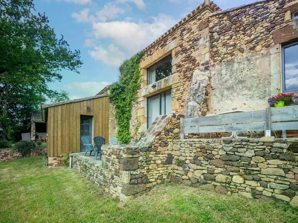 Holiday Home in Mazeyrolles with Garden Vacation rental in Occitanie