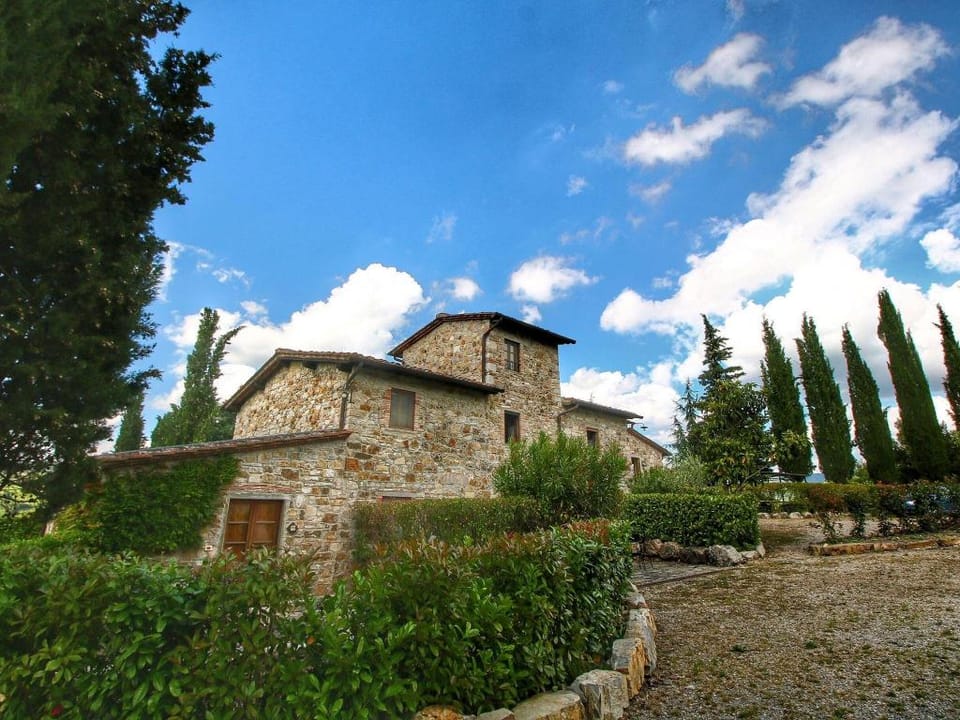 Pretty farmhouse with terrace Vacation rental in Radda in Chianti