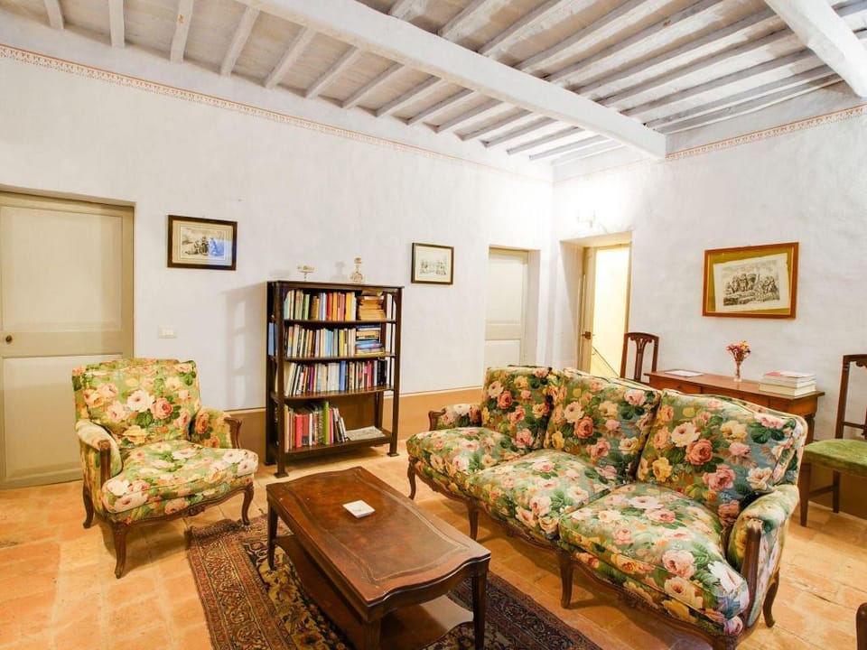 Villa in Rome with Pool  Stunning Views Villa in Umbria