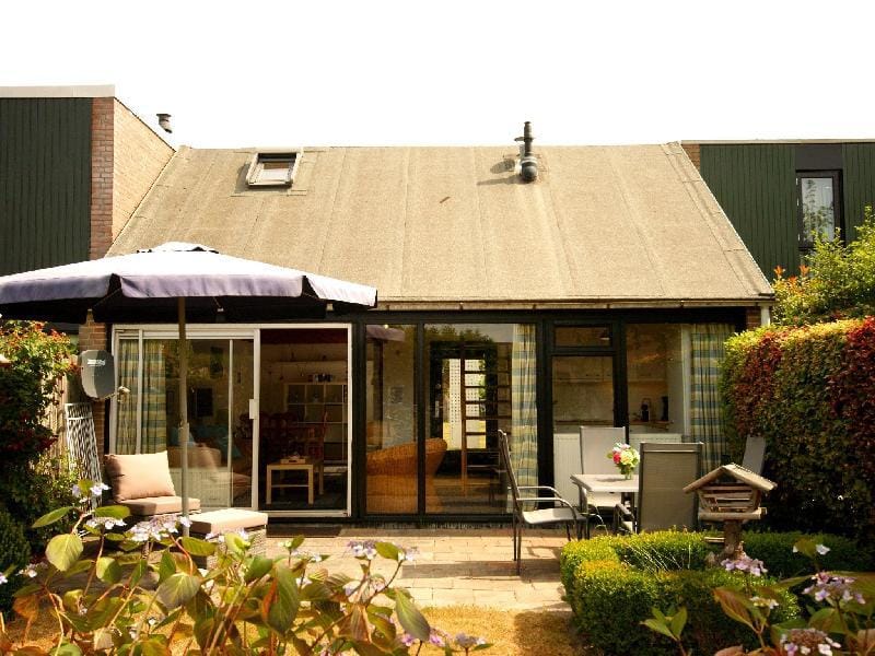 Holiday Home near Beach with Pool Access Vacation rental in Burgh-Haamstede