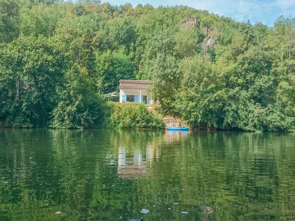 Villa in Bruniquel by Aveyron River Villa in Occitanie