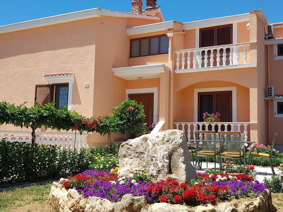 Apartment in Vrsi near the Sea Apartment in Zadar County