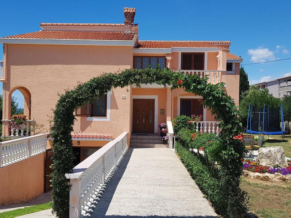 Apartment in Vrsi near the Sea Apartment in Zadar County