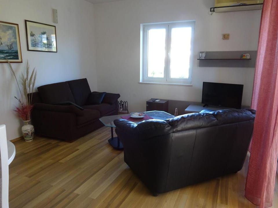 Apartment in Malinska near the Sea Apartment in Primorje-Gorski Kotar County