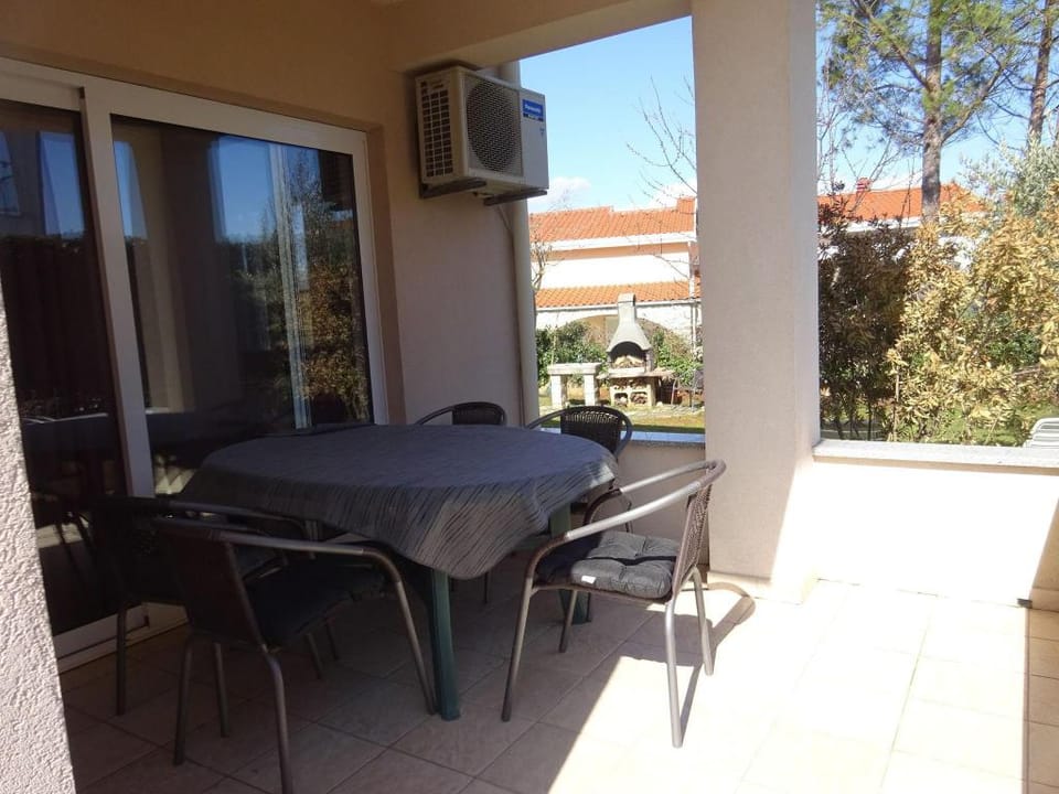 Apartment in Malinska near the Sea Apartment in Primorje-Gorski Kotar County