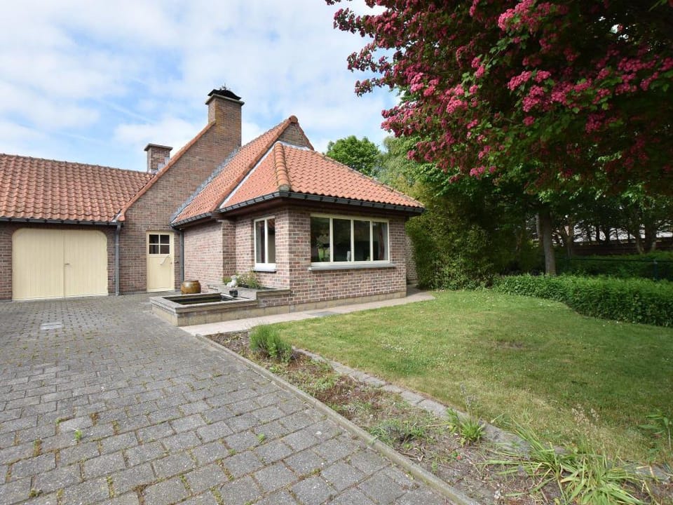 Family home close to the beach Vacation rental in Bredene