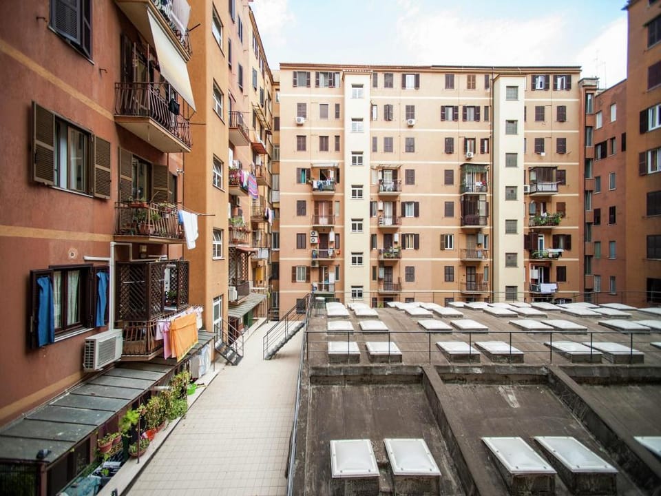 Roman Home Base in the Appio Latino Apartment in Rome