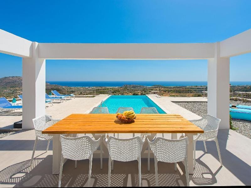 Villa in Rhodes with Infinity Pool Villa in Rhodes, Greece