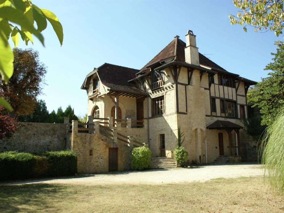 Elegant Mansion Stay in Belves Vacation rental in Occitanie