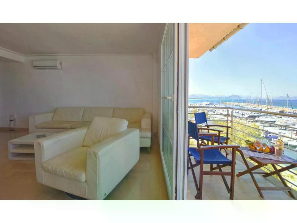 Harborfront Escape in Mallorca Apartment in Can Picafort