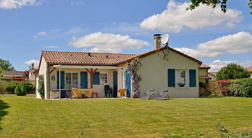 Villa with garden near beautiful golf course Hotel in Nouvelle-Aquitaine