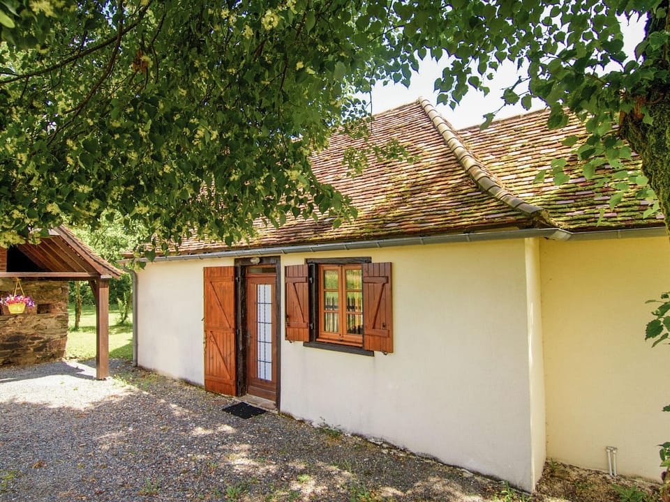 Peaceful Cottage in Savignac Vacation rental in Nouvelle-Aquitaine