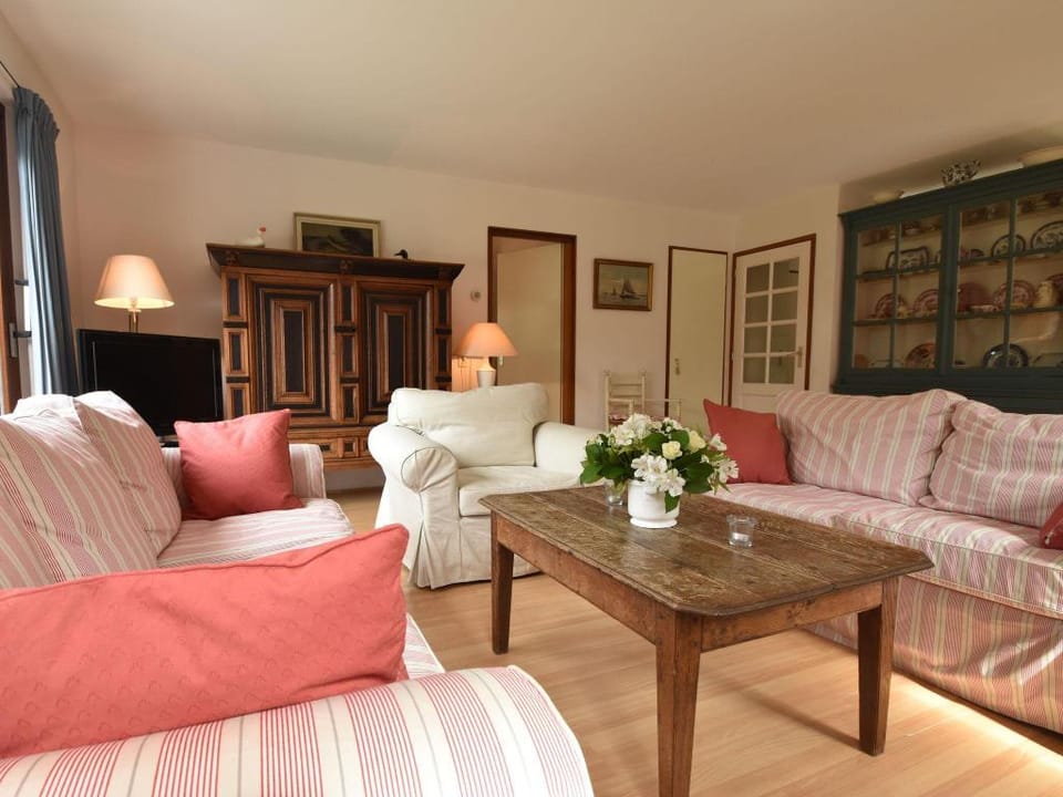 Holiday Home in Bergen aan Zee with Terrace Vacation rental in Bergen aan Zee