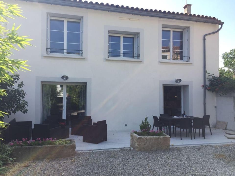 Villa in Olonzac with Pool near Lac du Jouarres Villa in Occitanie