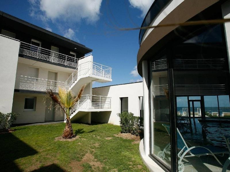Apartment in Plougasnou with Stunning Sea Views Apartment in Plougasnou