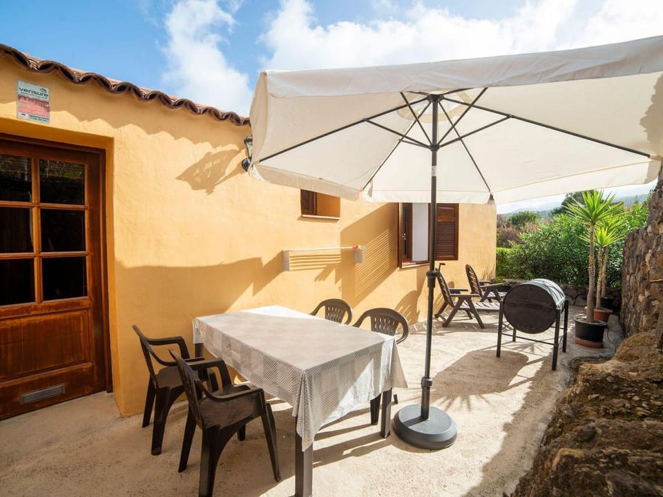 Holiday Home in Icod with Stunning Beach Views Vacation rental in Canary Islands