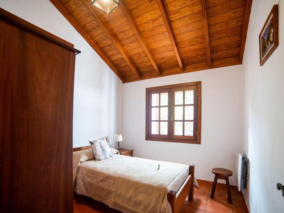Holiday Home in Icod with Stunning Beach Views Vacation rental in Canary Islands