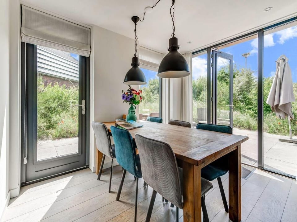 Beautiful holiday home with terrace Vacation rental in Egmond aan Zee