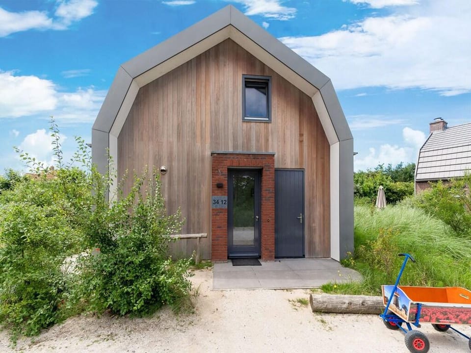 Beautiful holiday home with terrace Vacation rental in Egmond aan Zee