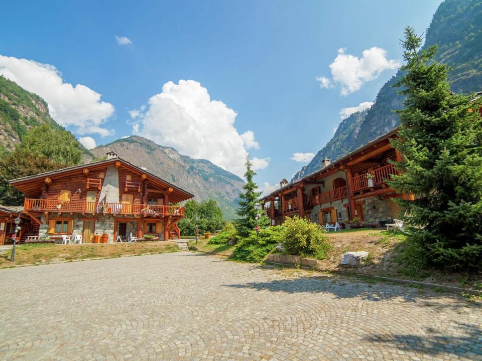 Pet-Friendly Mountain Escape Apartment in Torgnon