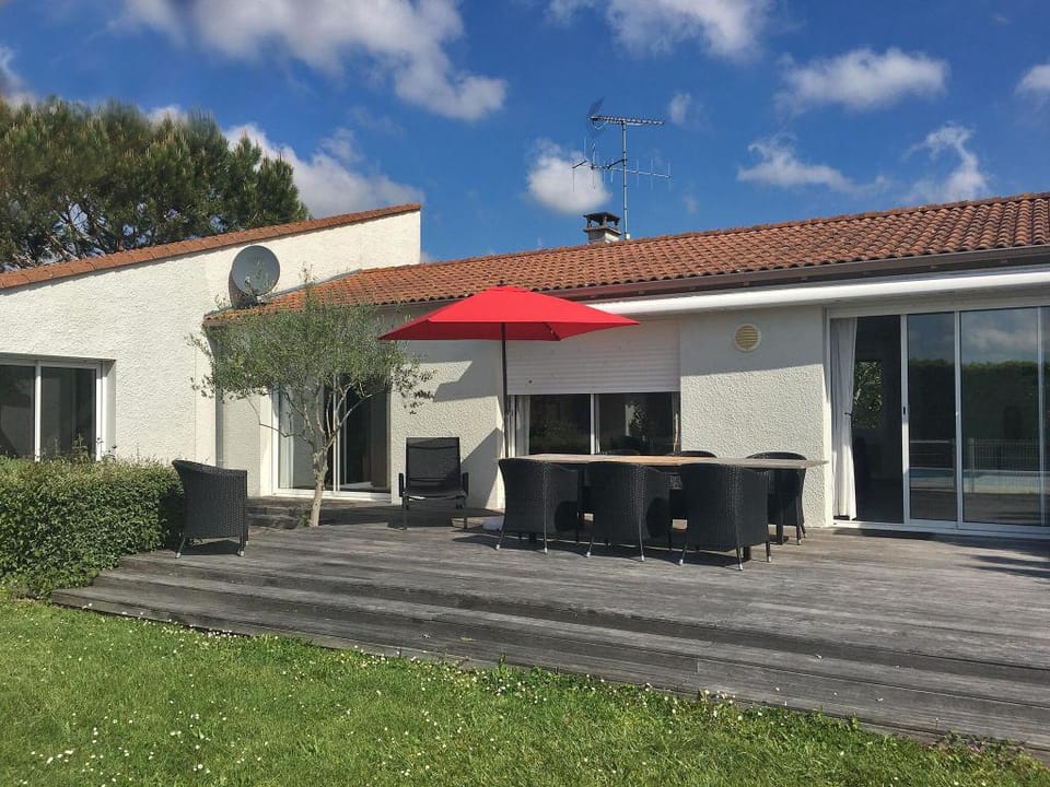 Modern Villa with Pool in Brives Villa in Nouvelle-Aquitaine