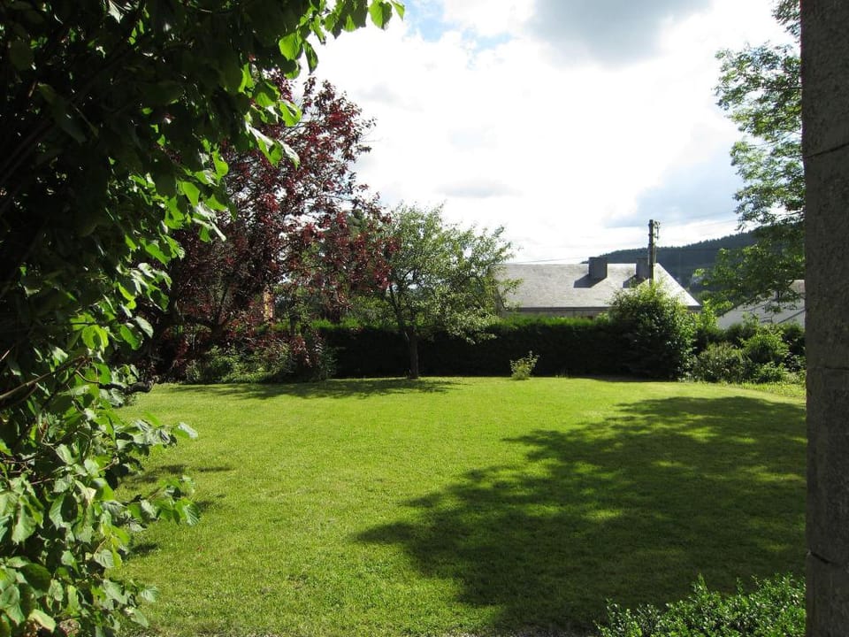 Lavish Holiday Home in Forrieres with Sauna Vacation rental in Wallonia, Belgium