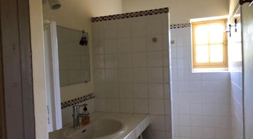 Holiday Home in Lacoste with Pool Vacation rental in Lacoste