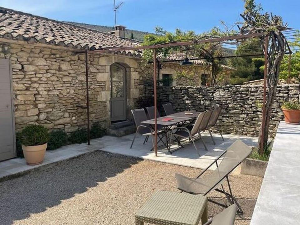 Holiday Home in Lacoste with Pool Vacation rental in Lacoste