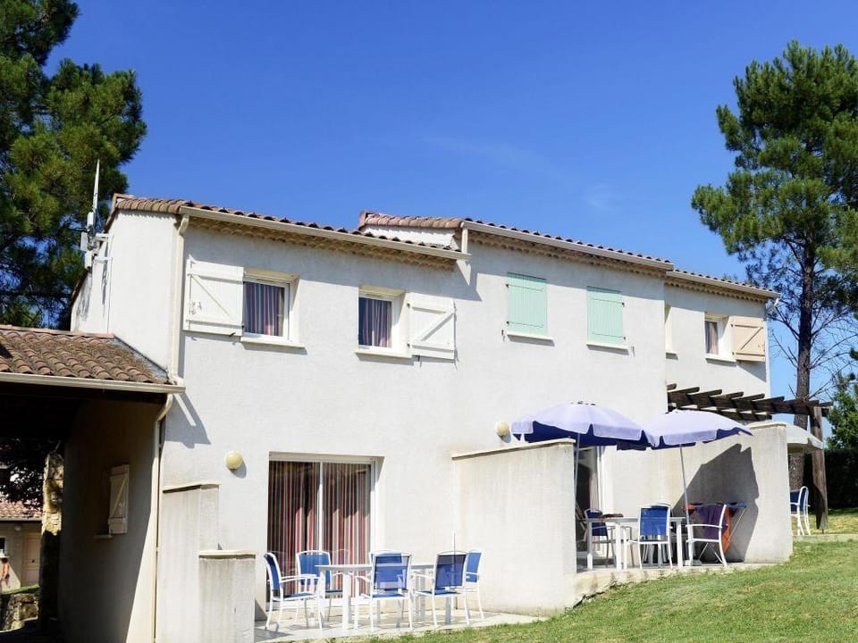Apartment in Hilltop Setting Apartment in Vallon-Pont-d'Arc