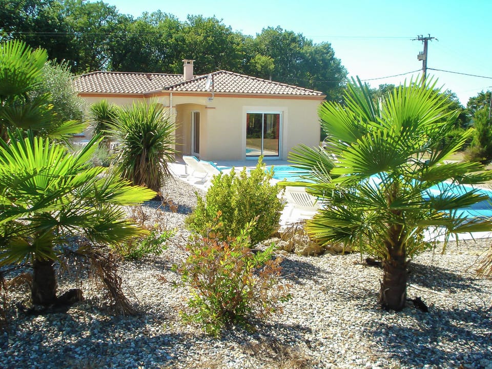 Stunning villa in Nouvelle-Aquitaine w/  Villa in Occitanie