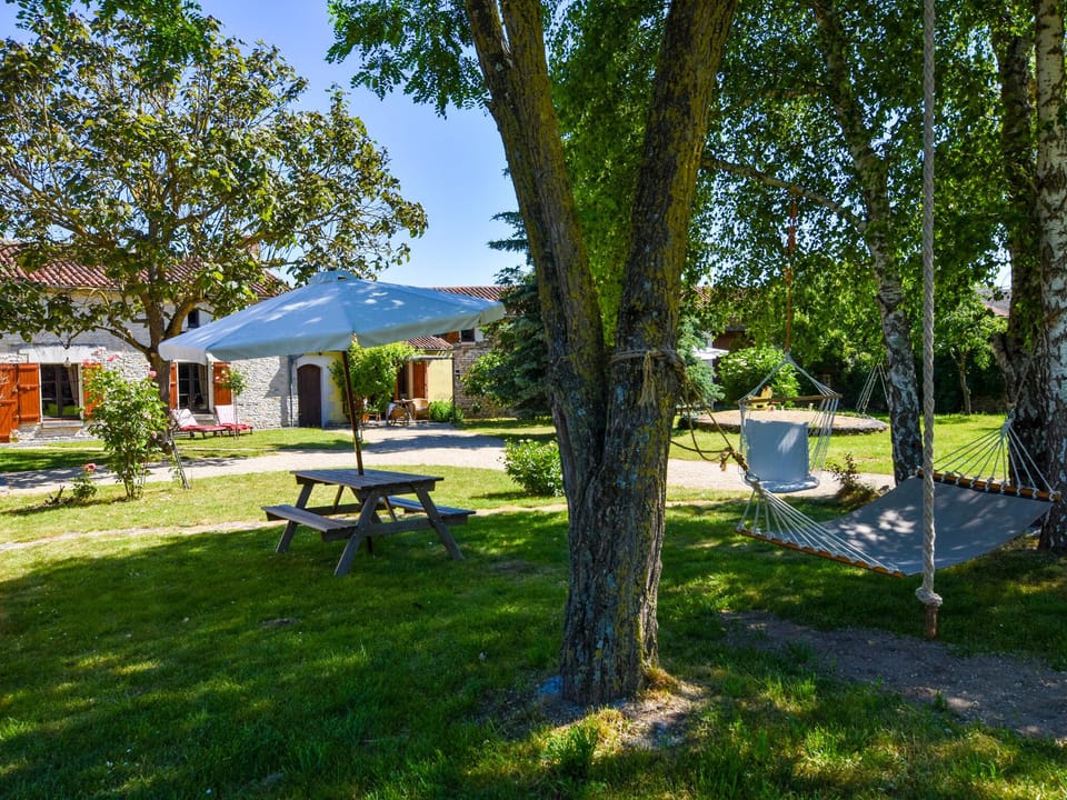 Cottage in Saint-Jean with Terrace Vacation rental in Pays de la Loire