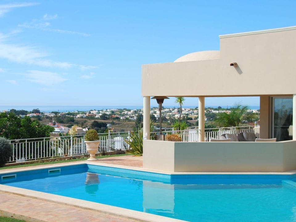 Lavish Villa with Private Swimming Pool Villa in Guia