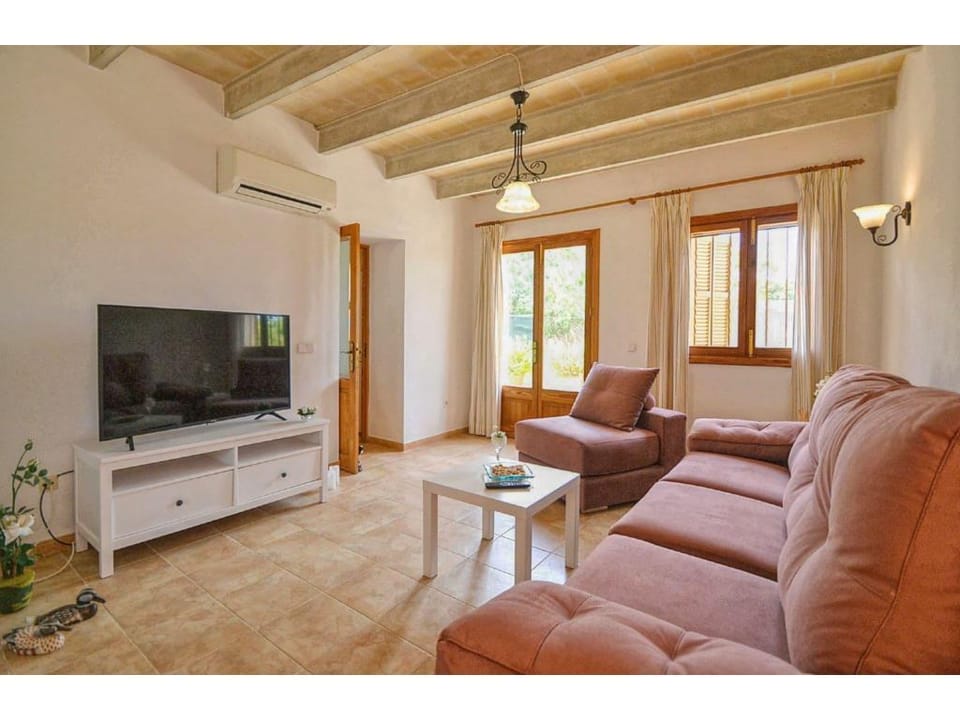 Cottage in Buger with Private Pool  Views Vacation rental in Pla de Mallorca