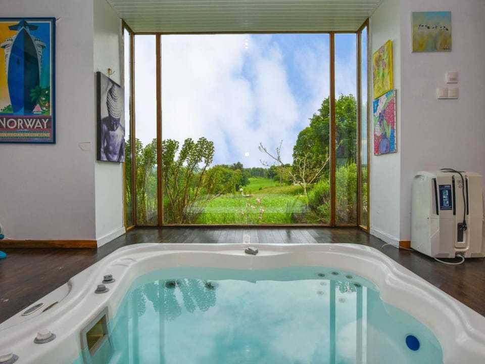 Hilltop Haven in Parlan Vacation rental in Auvergne-Rhône-Alpes