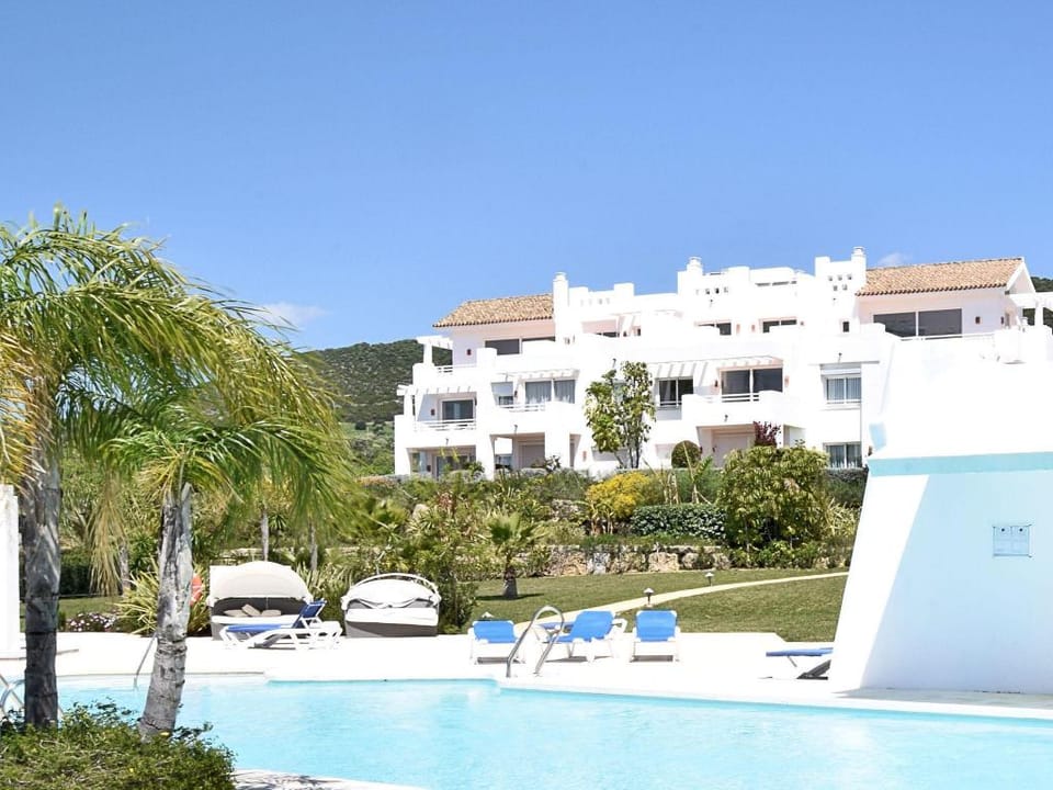Belvilla by OYO Alcazaba Lagoon Apartment in Costa del Sol
