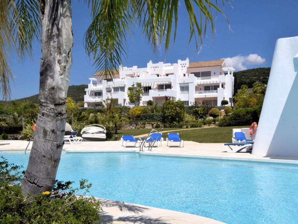 Belvilla by OYO Alcazaba Lagoon Apartment in Costa del Sol
