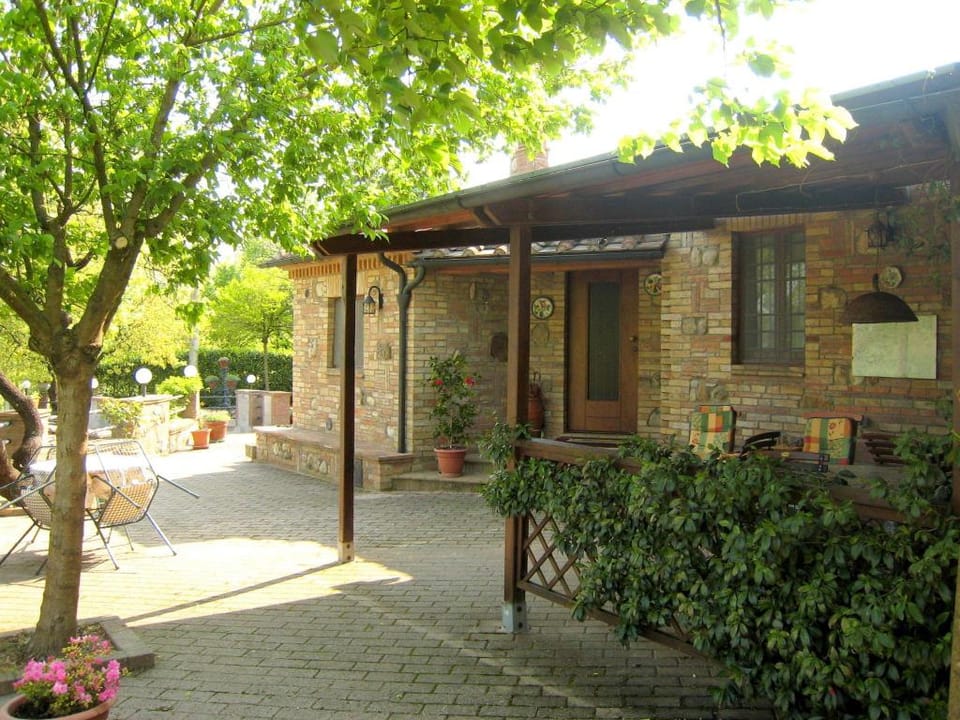 Tuscan Charm Frassini Cottage Vacation rental in Tuscany
