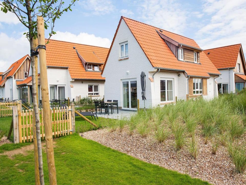 Villa in Breeduyn Village with Garden Villa in Bredene