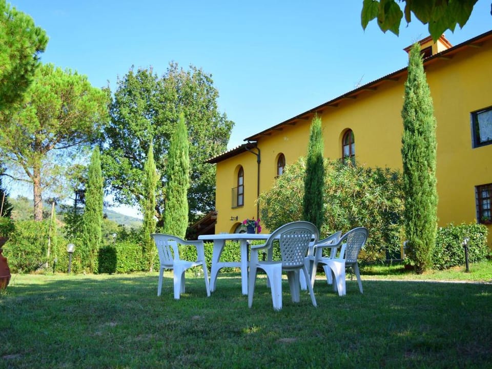 Rustic Farmhouse Living Vincis Treasures Vacation rental in Emilia-Romagna