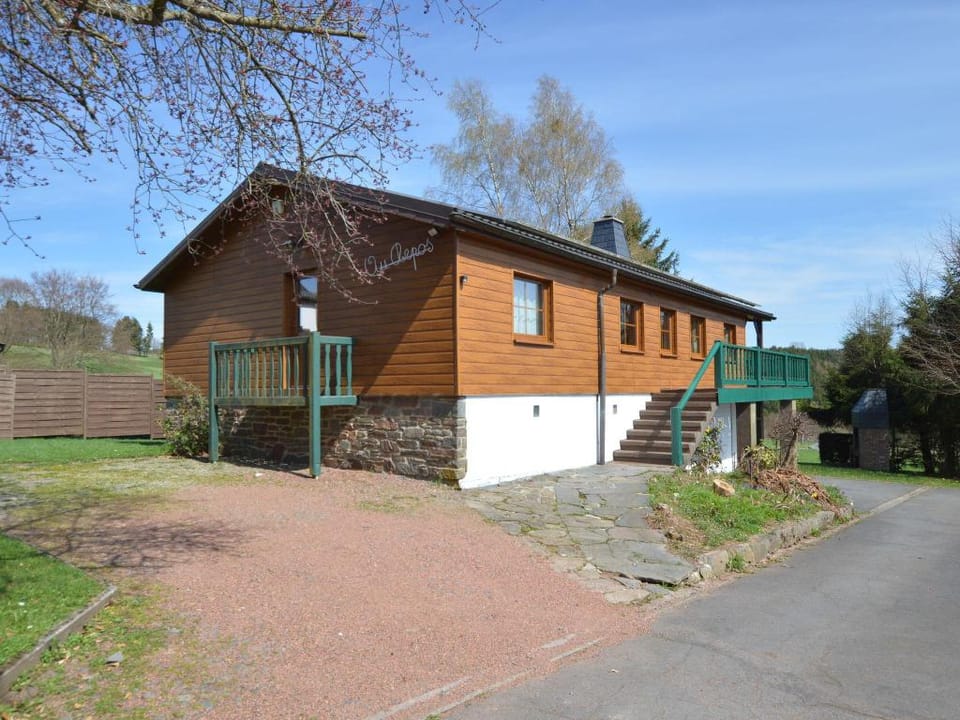 Longfaye Chalet with Sauna Vacation rental in Wallonia, Belgium