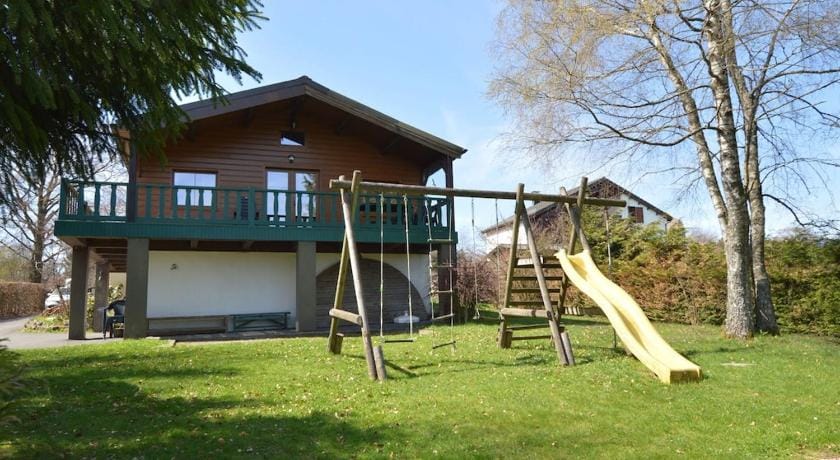 Longfaye Chalet with Sauna Vacation rental in Wallonia, Belgium
