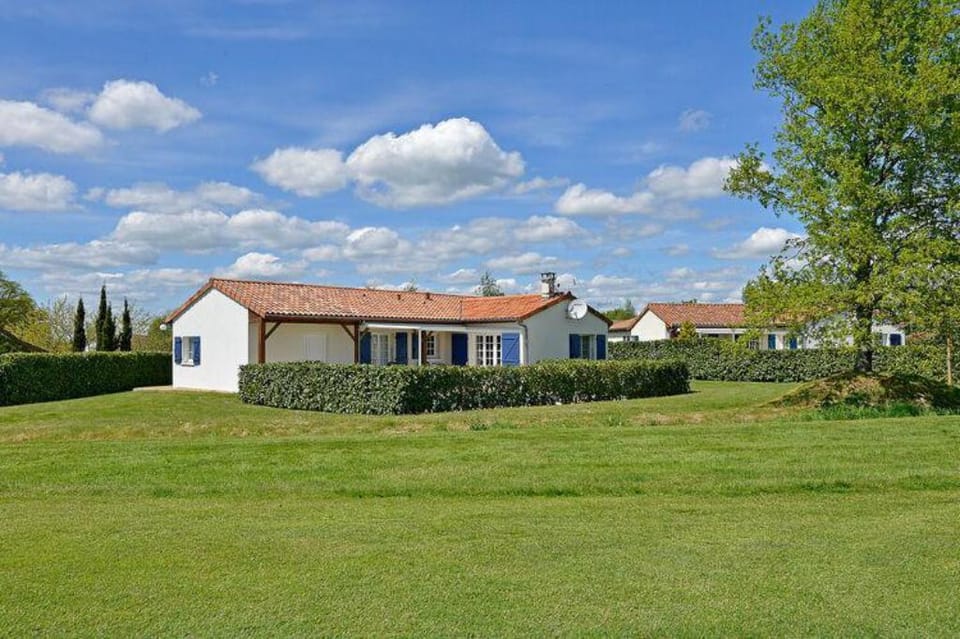 Villa in France with Pool and Private Garden Villa in Pays de la Loire